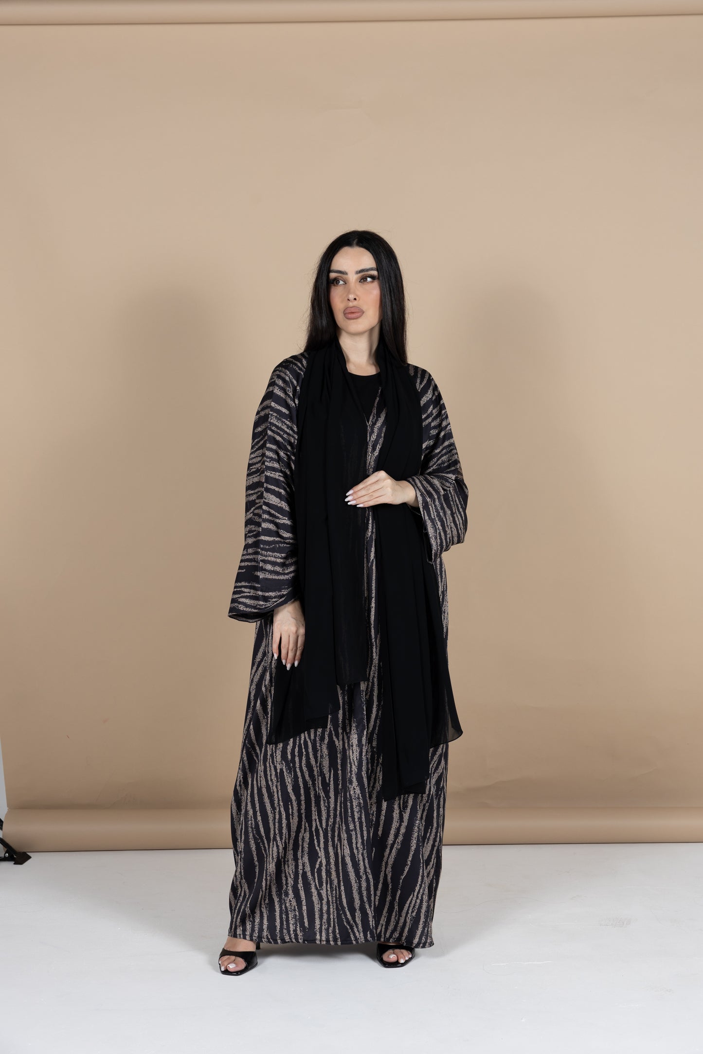 Gold stripes abaya