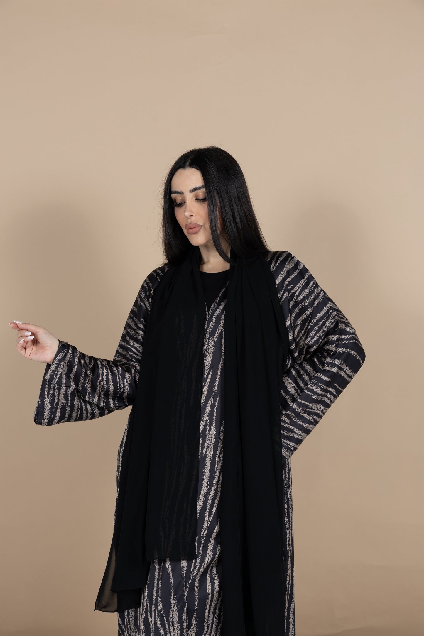 Gold stripes abaya